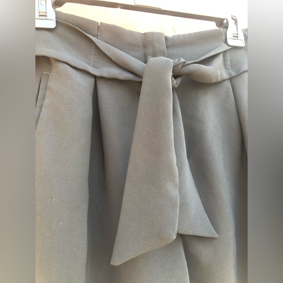 H&M Trouser Shorts - Picture 2 of 3